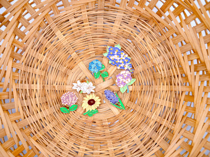 Get in the spring and summer feeling with a randomly chosen set of 3 flower enamel metal pins. 